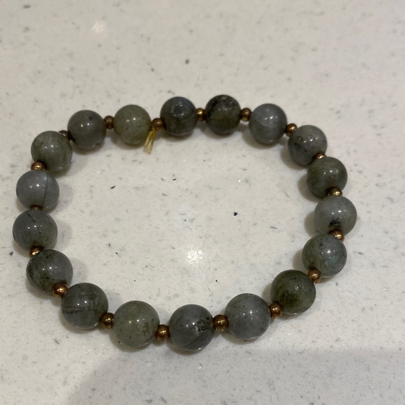 Jewelry - Elegant Labradorite Beaded with gold accents Bracelet